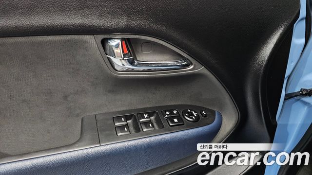 Kia RAY Prestige — photo 1 of 30