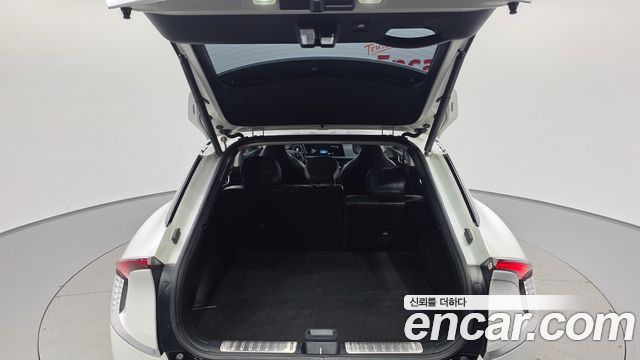 Kia EV6 Long Range — photo 1 of 37