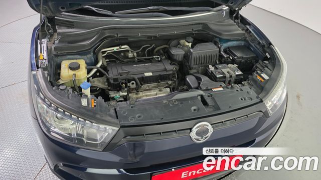 2015 KG_Mobility_Ssangyong TIBOLI LX 2WD, photograph 8