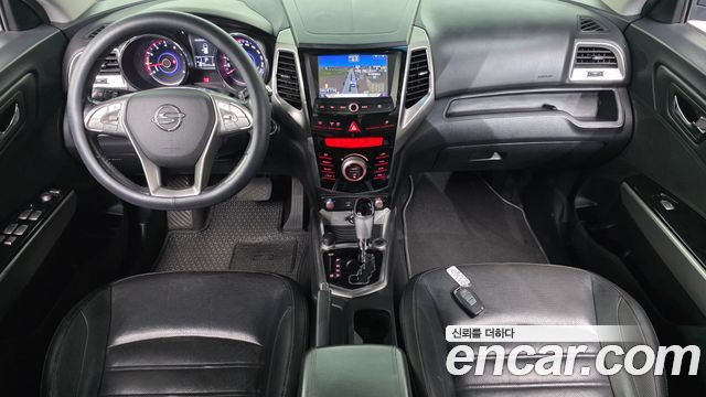 2015 KG_Mobility_Ssangyong TIBOLI LX 2WD, photograph 9