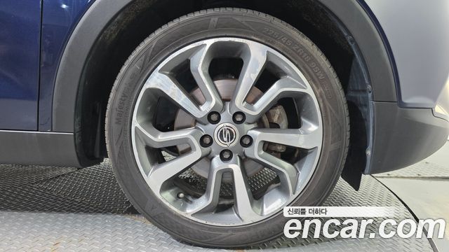 2015 KG_Mobility_Ssangyong TIBOLI LX 2WD, photograph 7