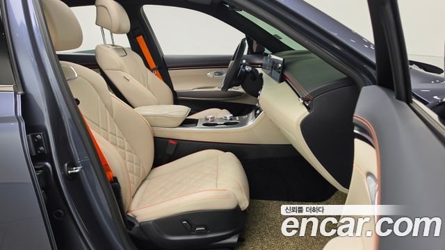 2025 Genesis GV70 2.5T Gasoline AWD, photograph 5