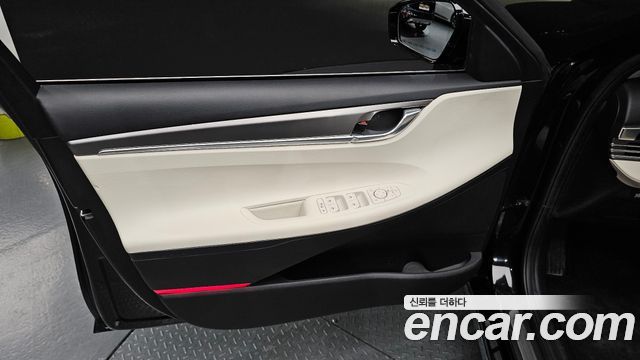 Hyundai Grandeur 3.3 — photo 1 of 30
