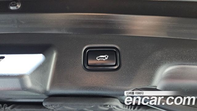 Kia Niro Signature — photo 1 of 33