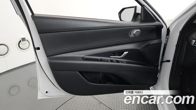 Hyundai AVANTE Modern — photo 1 of 30