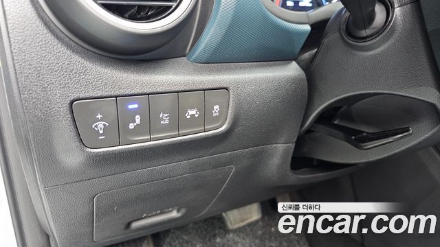 Hyundai Kona 1.6 Turbo 2WD — photo 1 of 36