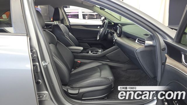 Kia K5 2.0 — photo 1 of 30