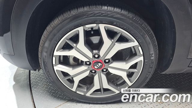 Kia Seltos Gasoline 1.6 Turbo 2WD — photo 1 of 31