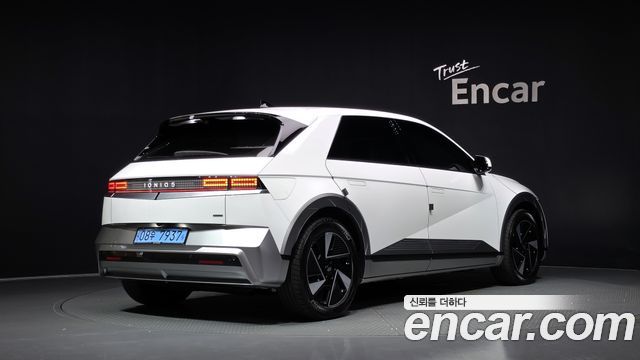 Hyundai Ioniq5 Long Range AWD — photo 1 of 20