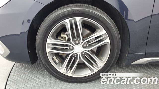 Hyundai Grandeur 3.0 LPi Dsabled Person — photo 1 of 35