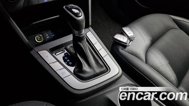Hyundai AVANTE 1.6 GDI Value Plus — photo 1 of 20