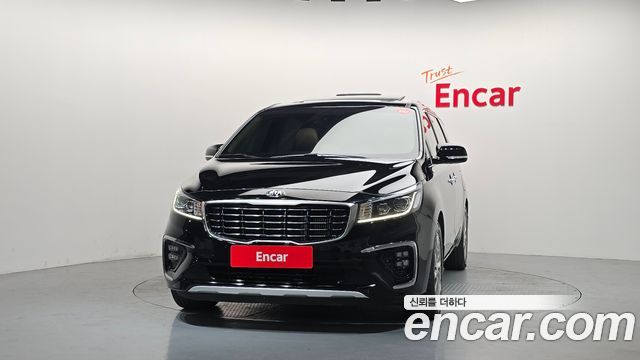 Kia Canival 9-Seater Noblesse — photo 1 of 32
