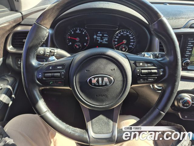 Kia Sorento Diesel 2.0 2WD — photo 1 of 20