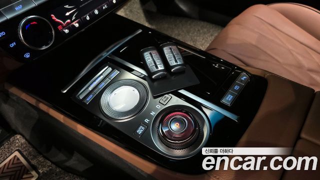 Genesis G80 Gasoline 2.5 Turbo AWD — photo 1 of 20