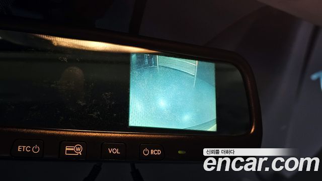 Kia Canival Grand Carnival GLX — photo 1 of 20