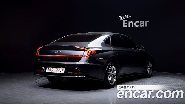 Hyundai Sonata 2.0 — photo 1 of 20