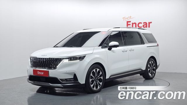 Kia Canival Diesel 7-Seater Outdoor — photo 1 of 20