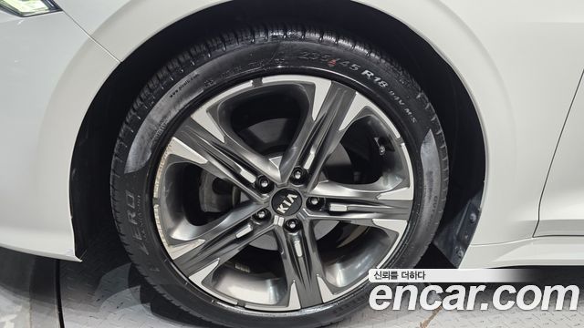 Kia K5 1.6 Turbo — photo 1 of 20
