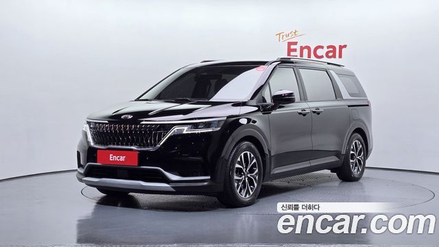 Kia Canival 9-Seater Prestige — photo 1 of 20