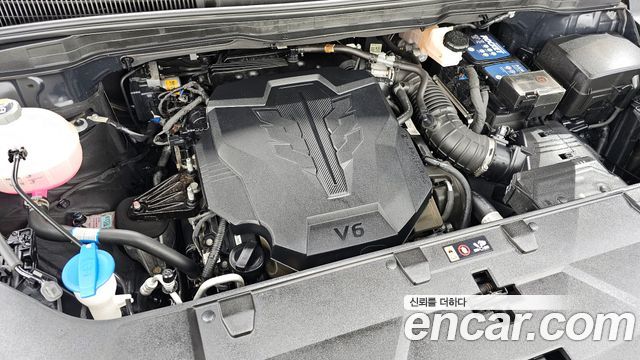 Kia Canival Gasoline 9-Seater Signature — photo 1 of 20