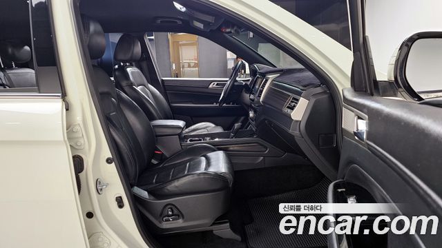 KG_Mobility_Ssangyong Rexton Diesel 2.2 4WD — photo 1 of 20
