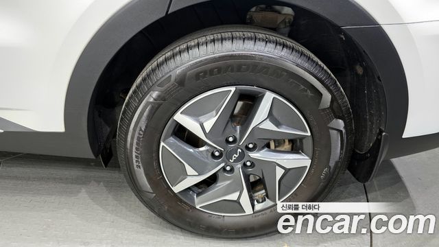Kia Sorento HEV 1.6 4WD — photo 1 of 20
