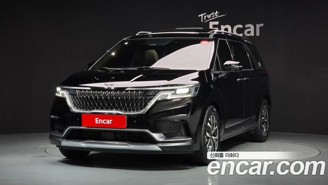 Kia Canival Diesel 9-Seater Noblesse — photo 1 of 20