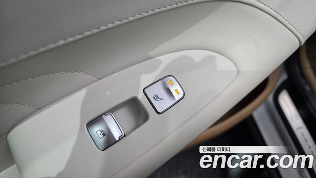 Hyundai Grandeur 3.3 — photo 1 of 20