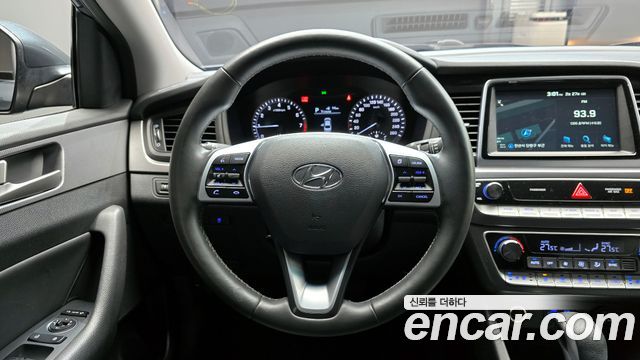 Hyundai Sonata 2.0 Smart Spicial — photo 1 of 20
