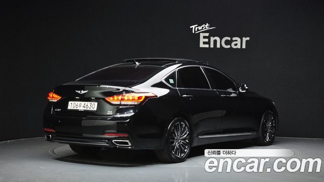 2014 Hyundai Genesis G330 Premium AWD, photograph 1