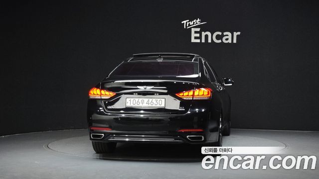 2014 Hyundai Genesis G330 Premium AWD, photograph 5