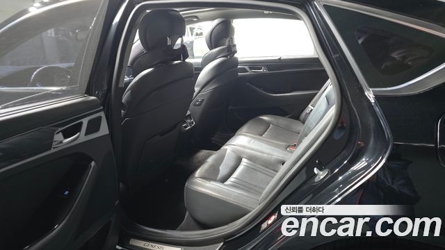 2014 Hyundai Genesis G330 Premium AWD, photograph 11