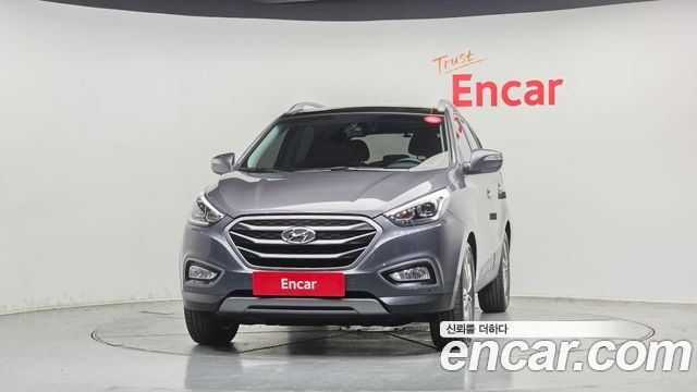 Hyundai Tucson Diesel(e-VGT) 2WD — photo 1 of 34