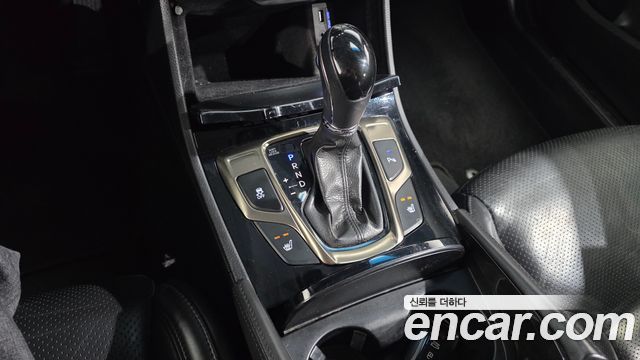 2011 Hyundai Grandeur HG240 Luxury, photograph 6