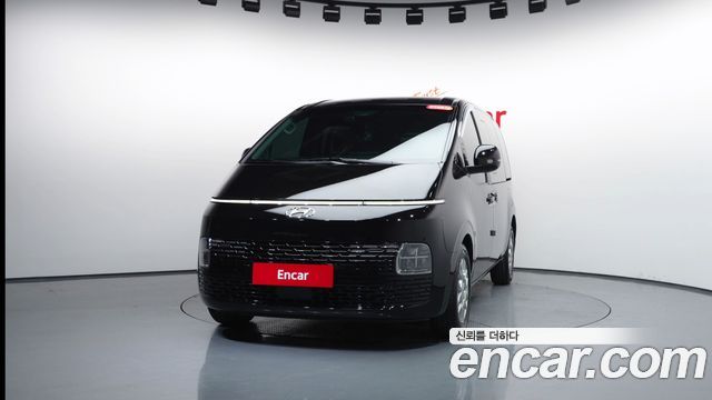 Hyundai Staria Cargo 5-Seater — photo 1 of 35