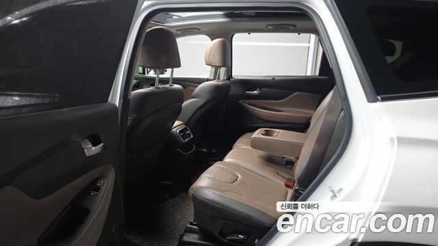 Hyundai Santafe Gasoline 2.0T 2WD — photo 1 of 33