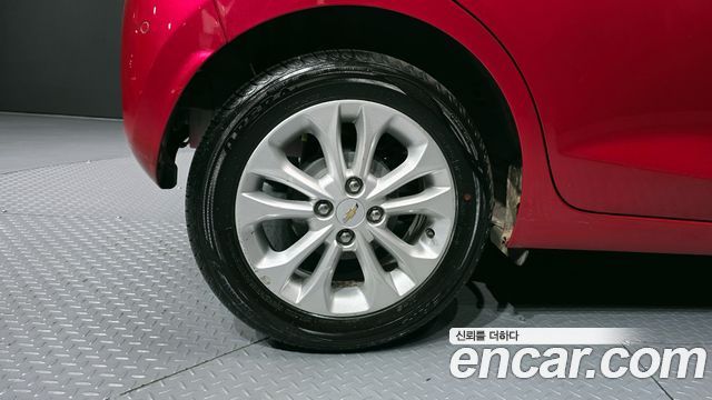 ChevroletGMDaewoo Spark Premier — photo 1 of 20