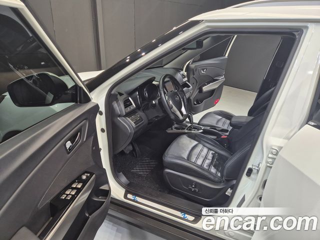 KG_Mobility_Ssangyong TIBOLI LX 2WD — photo 1 of 20