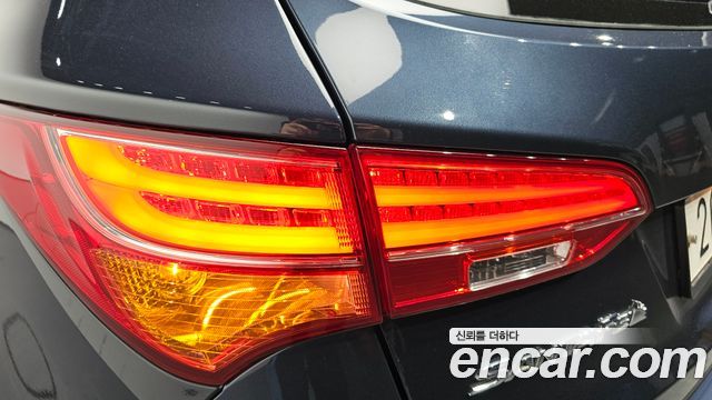 2013 Hyundai Santafe Diesel(e-VGT) 2.0 4WD Exclusive, photograph 2