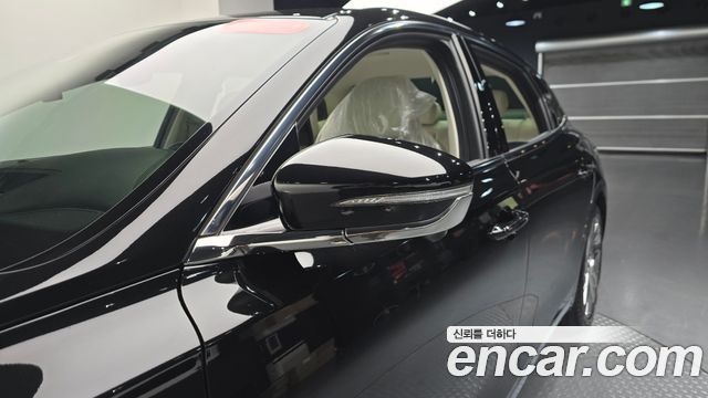 Hyundai Grandeur 2.5 — photo 1 of 30