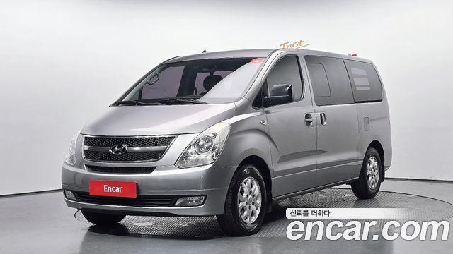 2013 Hyundai Starex 5-Seater VAN, photograph 8
