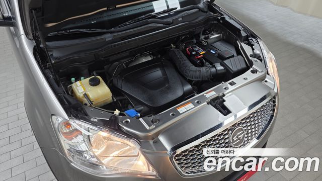 2012 KG_Mobility_Ssangyong KORANDO Chic 2WD, photograph 11