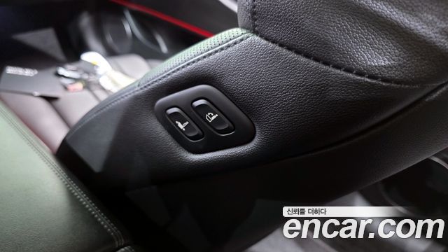 Genesis G80 Gasoline 2.5 Turbo AWD — photo 1 of 34