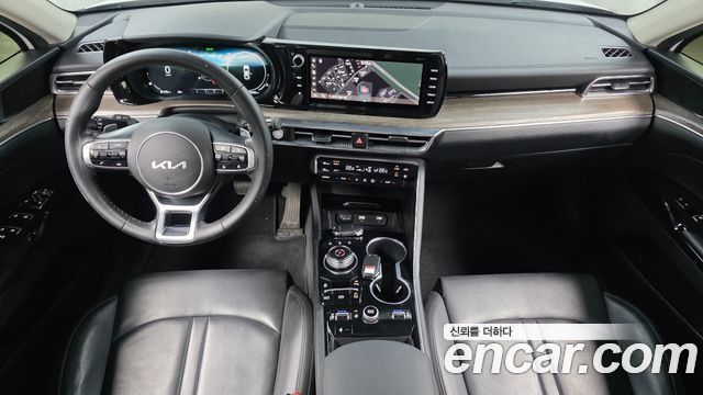 Kia K5 2.0 — photo 1 of 30