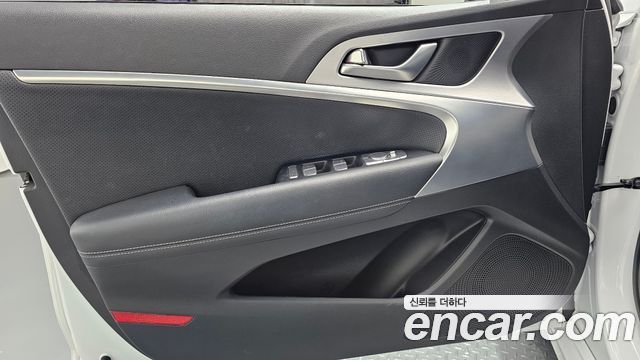 Genesis G70 2.0T — photo 1 of 32