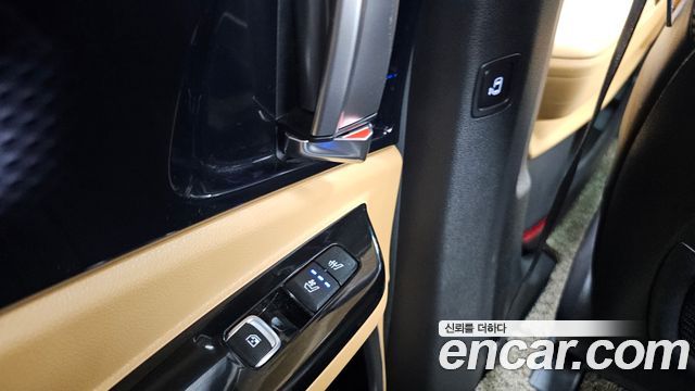Kia Canival Diesel 7-Seater Signature — photo 1 of 34