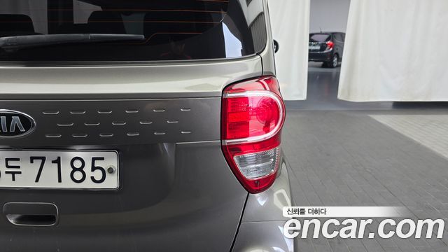 Kia RAY Luxury — photo 1 of 31