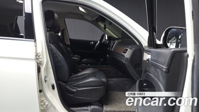 KG_Mobility_Ssangyong Rexton Diesel 2.2 4WD — photo 1 of 33