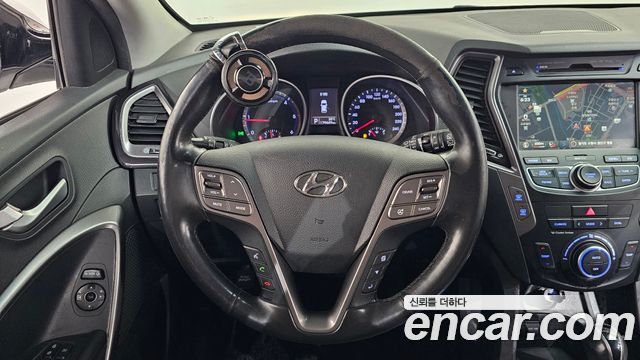 Hyundai Santafe Diesel(e-VGT) 2.0 2WD Premium — photo 1 of 32