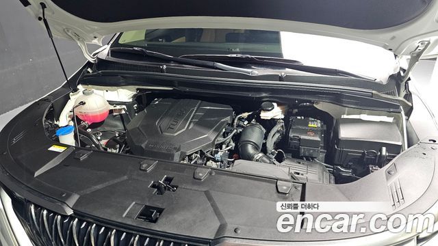 Kia Canival Diesel 9-Seater Signature — photo 1 of 20